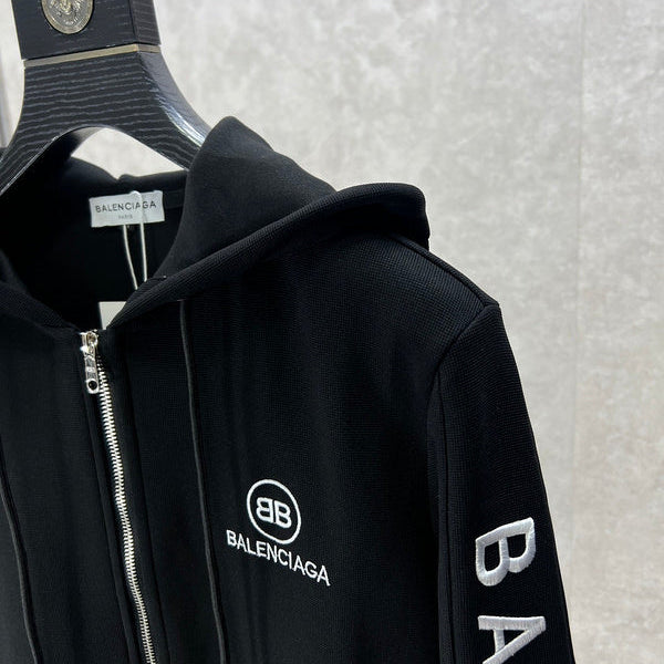 Three-quarter angle view of Balenciaga luxury piece style No.120
