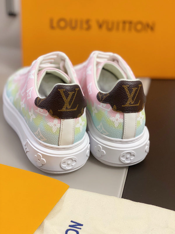 Front view of Louis Vuitton luxury piece style No.119