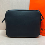  everyday bag interior and compartment view 21