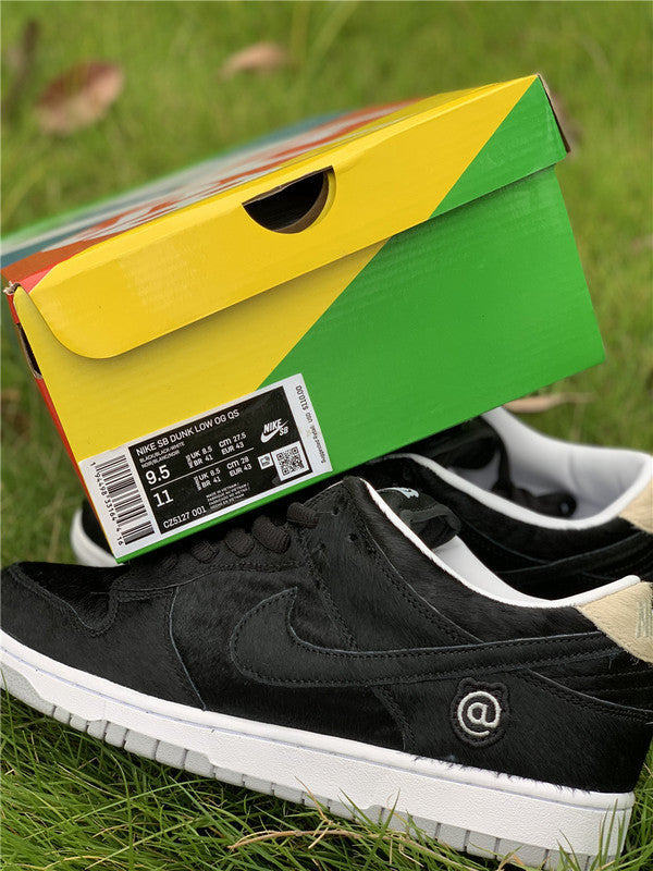 Nike Men's & Women's Designer Lifestyle Shoes — Style 080 back view