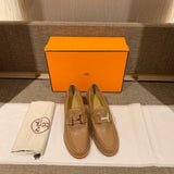 Hermès Grey Block Heel Pumps - Side Profile View