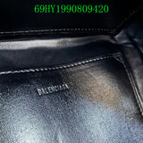 Ziva's Charm handbag – close-up view (one versatile size)