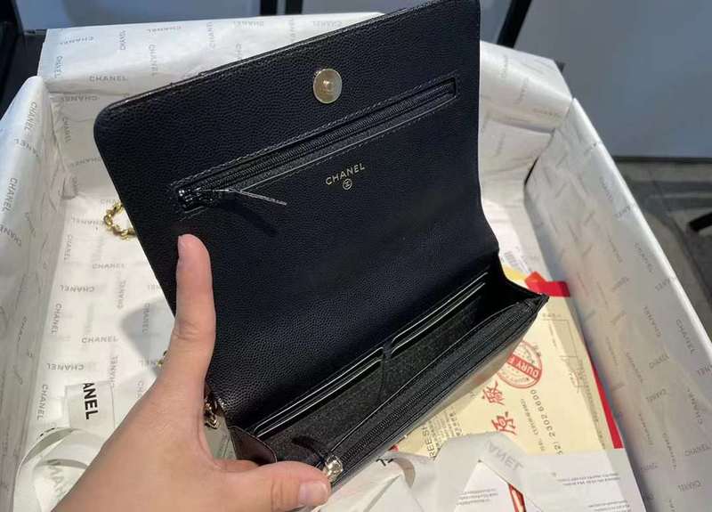 Zivas Charm Classic Sensibility Everyday Handbag (Statement-Ready Design) – Styled Look