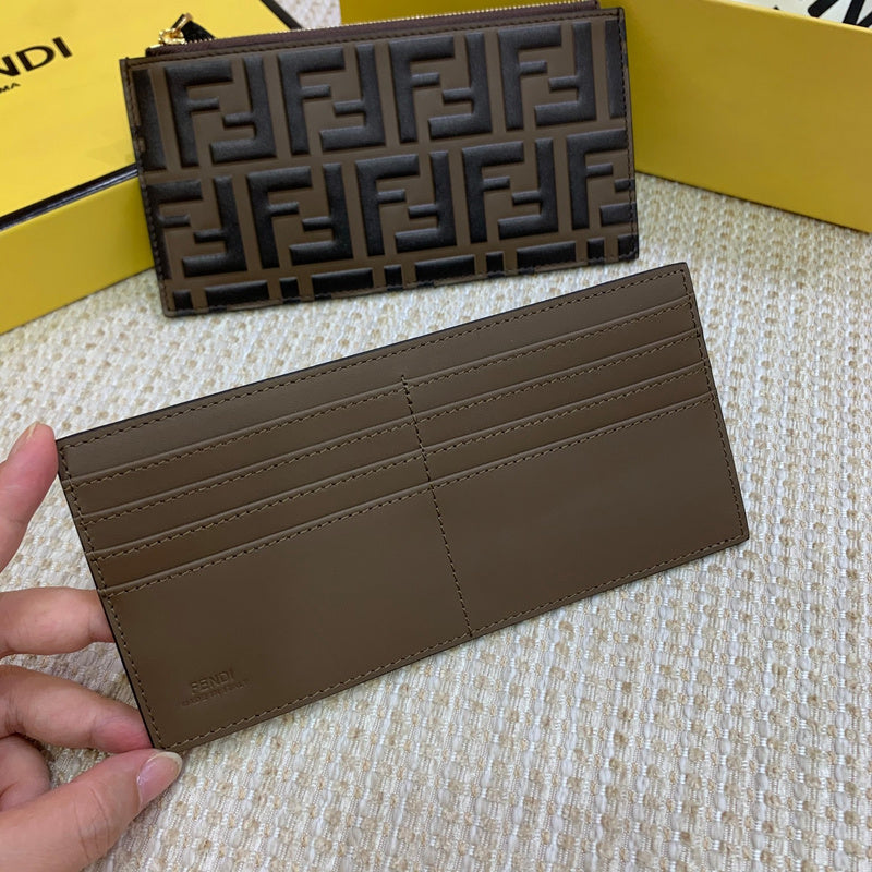 Ziva's Charm handbag – angled view (22cm*12cm*3cm)