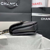 Zivas Charm Sleek Silhouette Luxury Handbag (Structured Everyday Essential) – Close-Up Detail