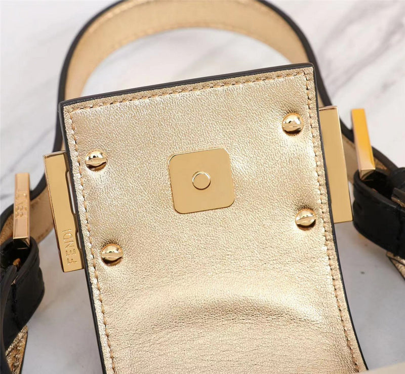Ziva's Charm handbag – close-up view (Standard Size)