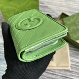 Side profile of signature premium women's handbag – women's designer-style accessory