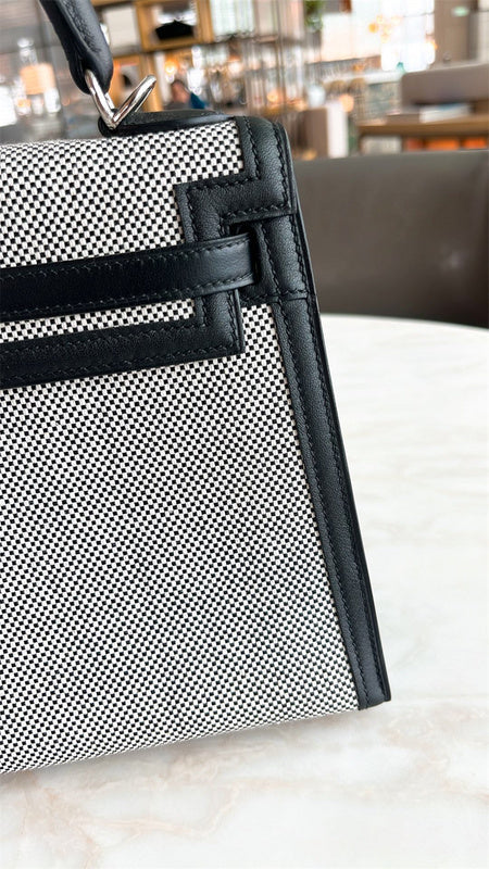  effortless crossbody bag detail view showing craftsmanship 14