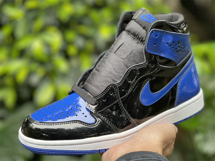 Nike Men's & Women's Premium Designer Sneakers — Style 262 hardware detail
