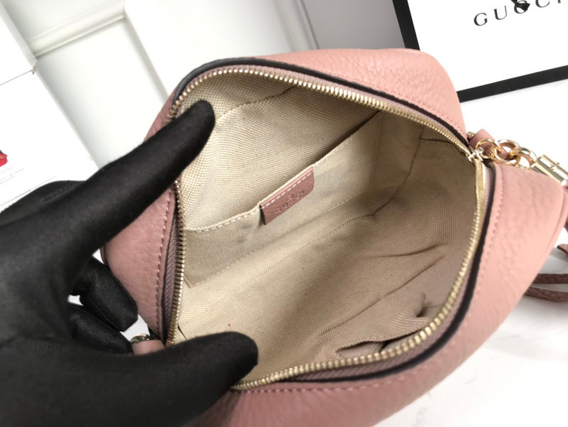 Close-up detail of statement everyday-luxe women's handbag – women's premium purse