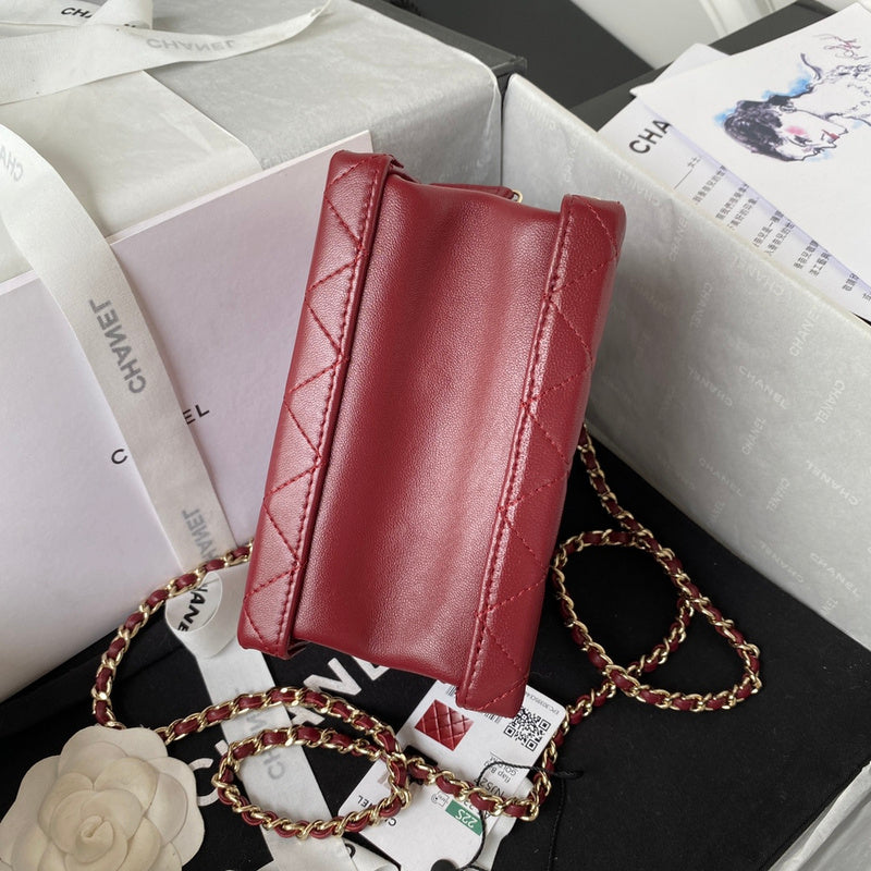  handbag, compact everyday style, image 3