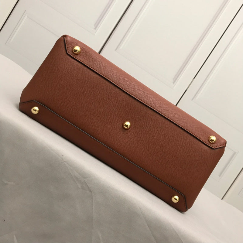 Ziva's Charm handbag – carry view (one versatile size)