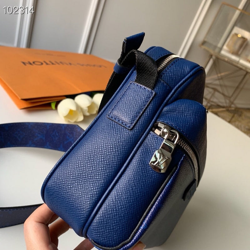 Close-up detail of statement everyday-luxe women's handbag – women's premium purse