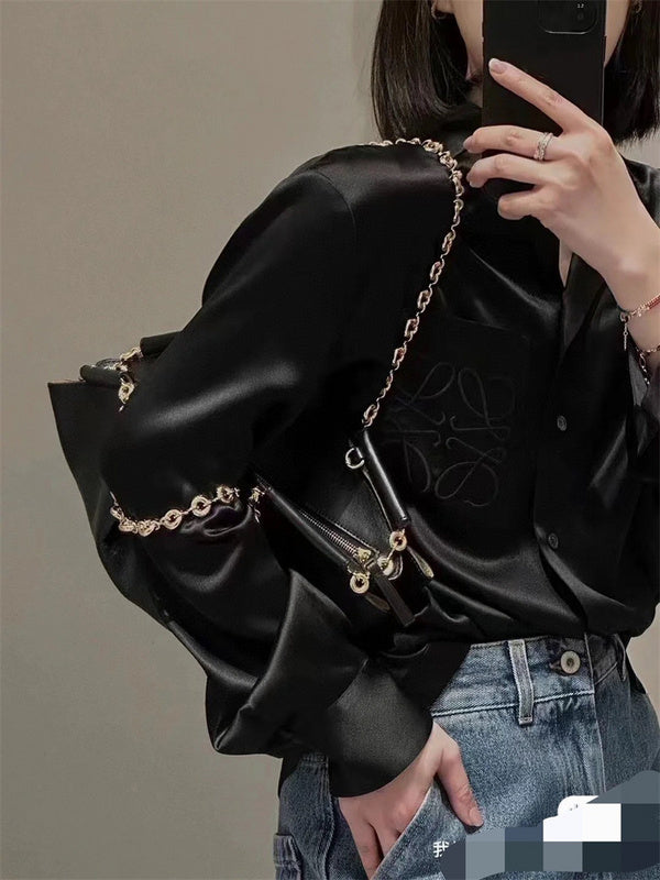 Ziva's Charm handbag – detail view (35cm*21cm*11.5cm)