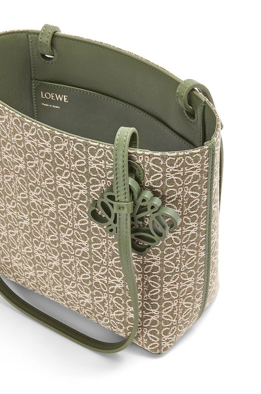 Ziva's Charm handbag – front view (26cm*21cm*10cm)
