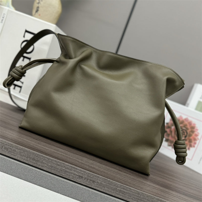Ziva's Charm handbag – close-up view (30cm*24.52cm*10.5cm)