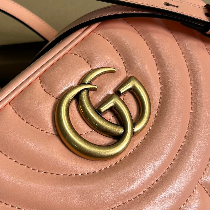 Handle and strap detail of premium signature women's handbag – women's luxury handbag