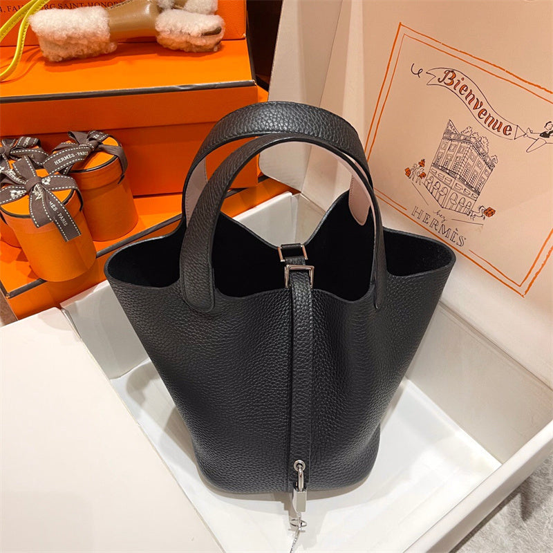 everyday bag interior and compartment view 81