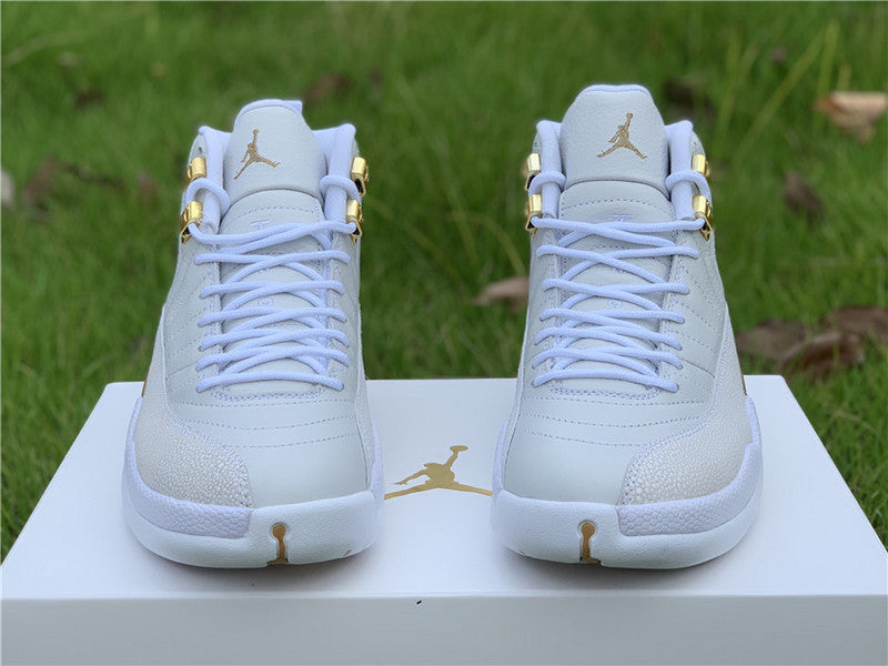 Nike Men's & Women's Designer Low-Top Shoes — Style 137 angle view
