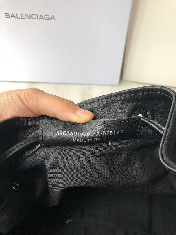 Chic Faux Leather Handbag - Smooth Faux-Leather Exterior | Women's Premium Handbag #836 - alternate angle view (image 8) of designer-inspired handbag