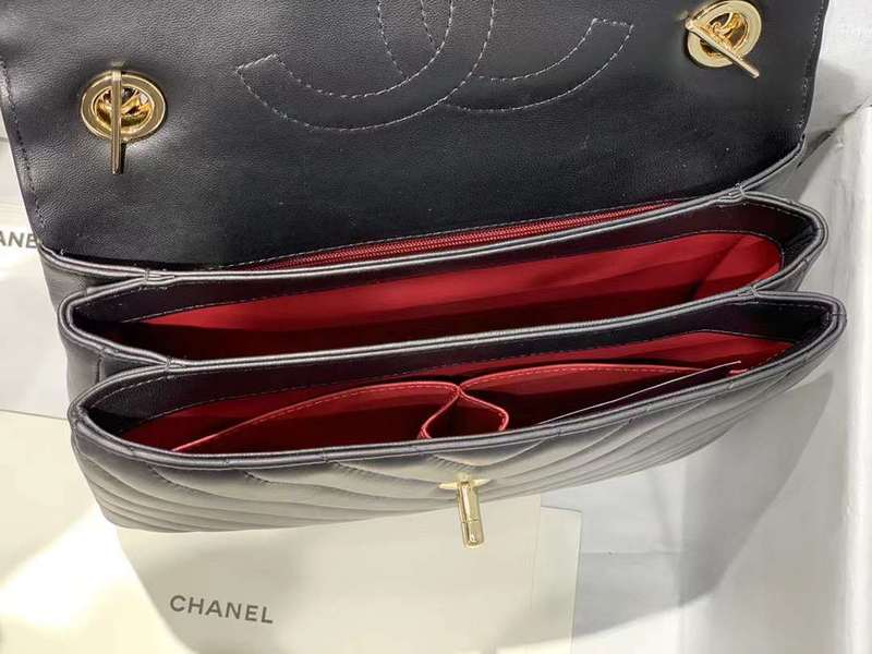 Zivas Charm Sleek Silhouette Luxury Handbag (Structured Everyday Essential) – Lifestyle Shot