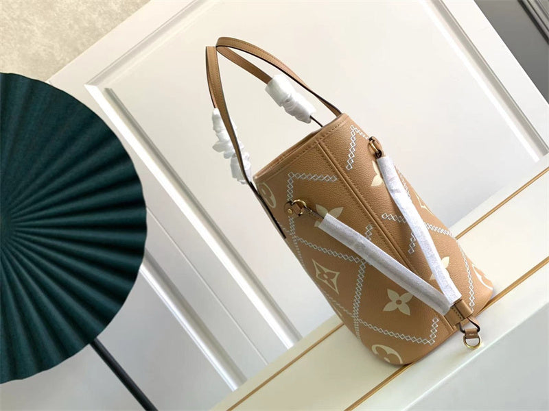 understated carryall bag detail view showing craftsmanship 8