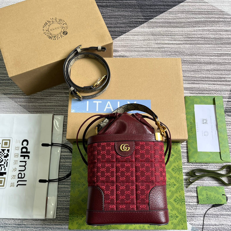 Front view of classic everyday-luxe women's handbag – women's luxury handbag