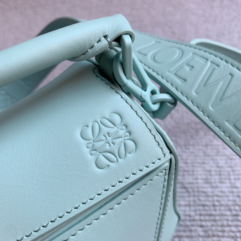 Ziva's Charm handbag – front view (17cm*12cm*7cm)