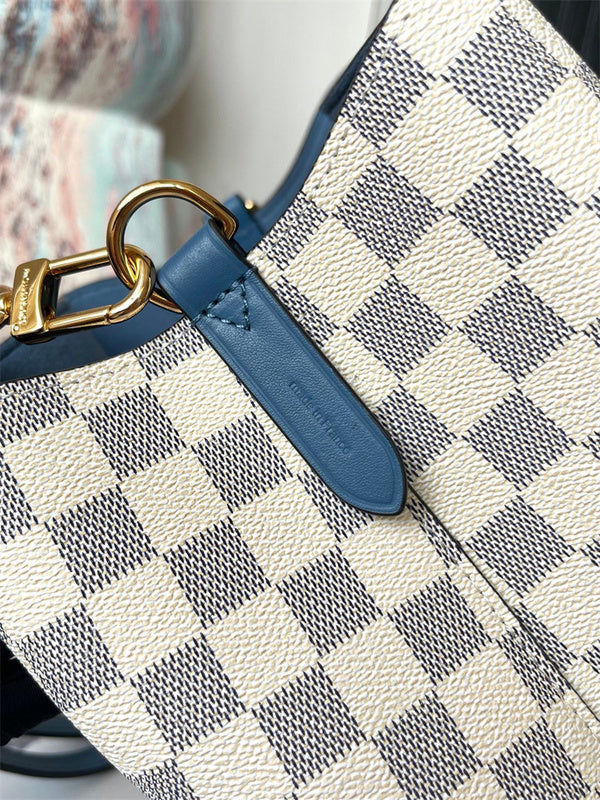  sleek carryall bag detail view showing craftsmanship