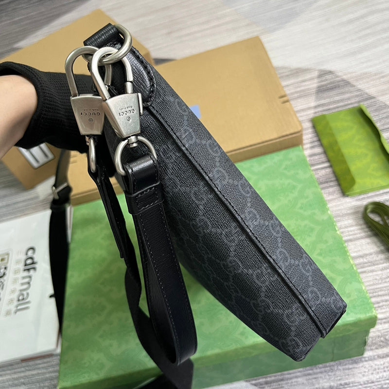 Handle and strap detail of signature everyday-luxe women's handbag – women's luxury accessory