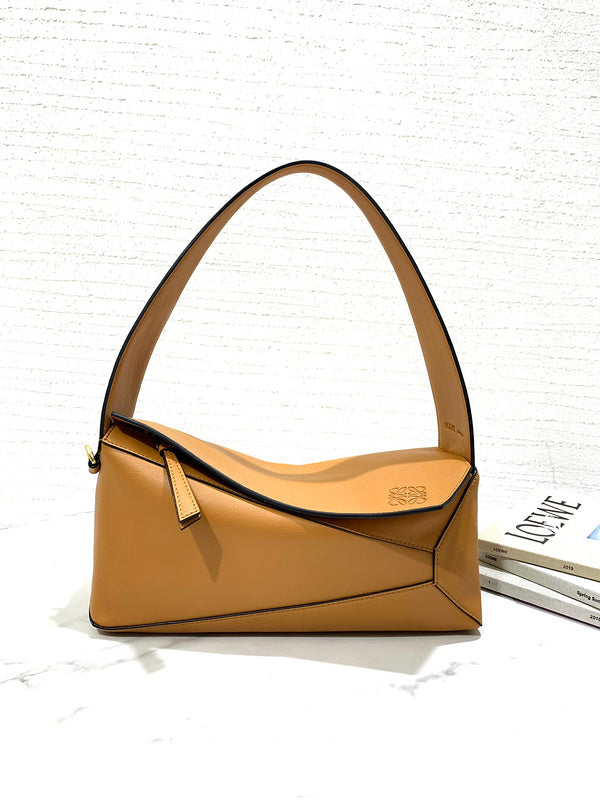 Ziva's Charm handbag – front view (29cm*12cm*10cm)
