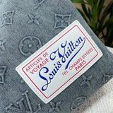  versatile handbag detail view showing craftsmanship 8