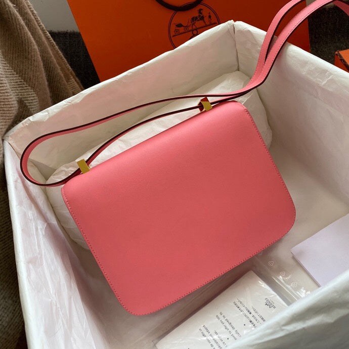  crossbody bag interior and compartment view