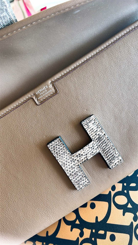 Side view of smart structured handbag