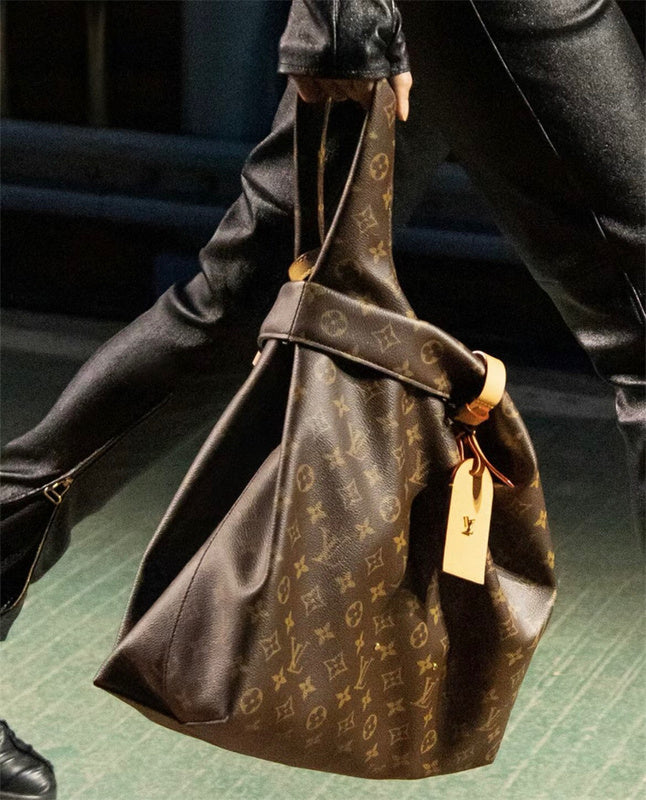  satchel interior and compartment view