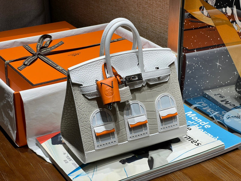 Everyday-Ready bag shown from front angle
