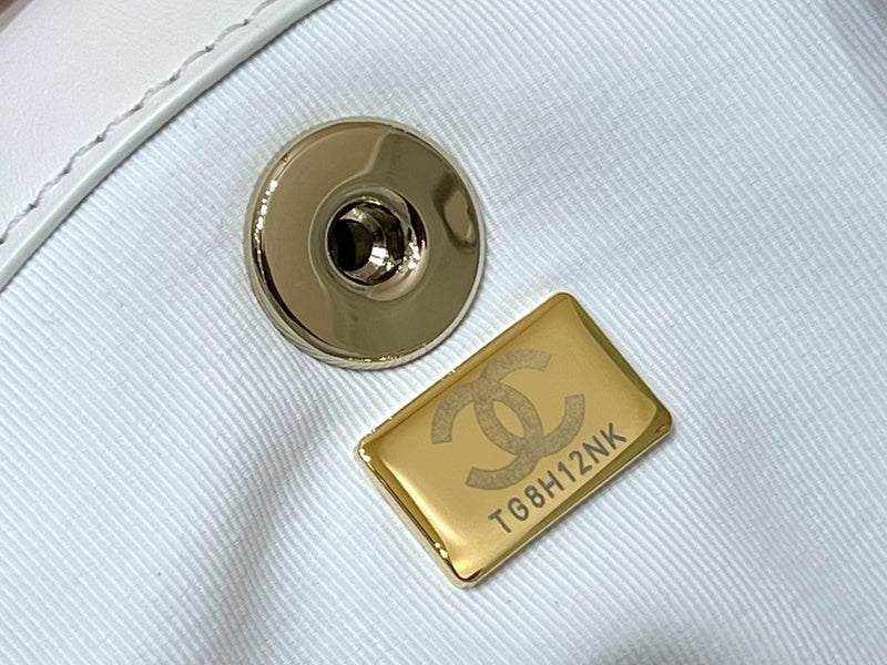 Ziva's Charm handbag – detail view (one versatile size)