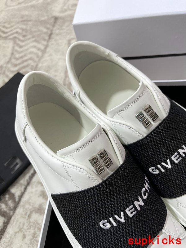 Givenchy shoes Style 028 - packaging and accessories