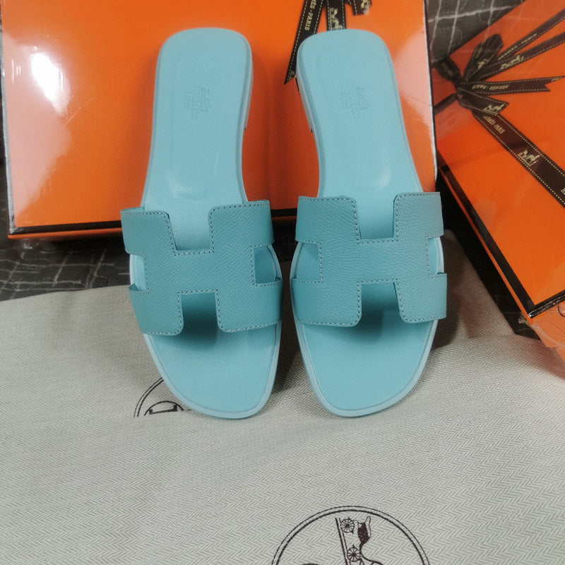Hermes sandals Style 028 - top view showing design