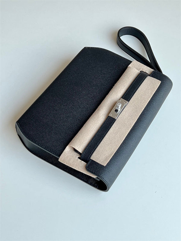  sleek everyday bag detail view showing craftsmanship 20