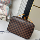 Elegant carryall bag front view 7
