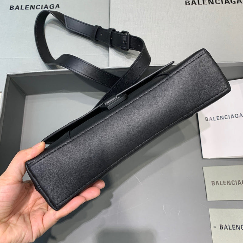 Chic Premium PU Leather Handbag - Statement Silhouette | Women's Statement Accessory #512 - hardware and detail close-up (image 5) of designer-inspired handbag