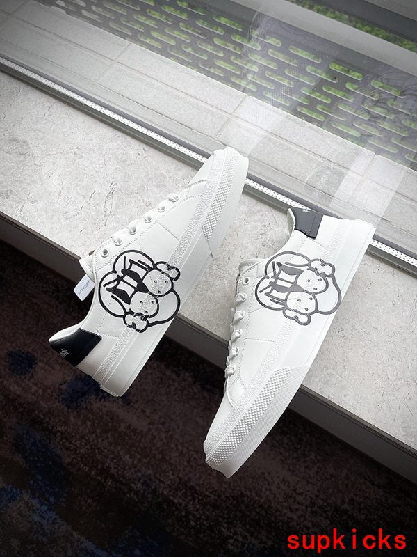 Givenchy shoes Style 003 - logo and branding close-up
