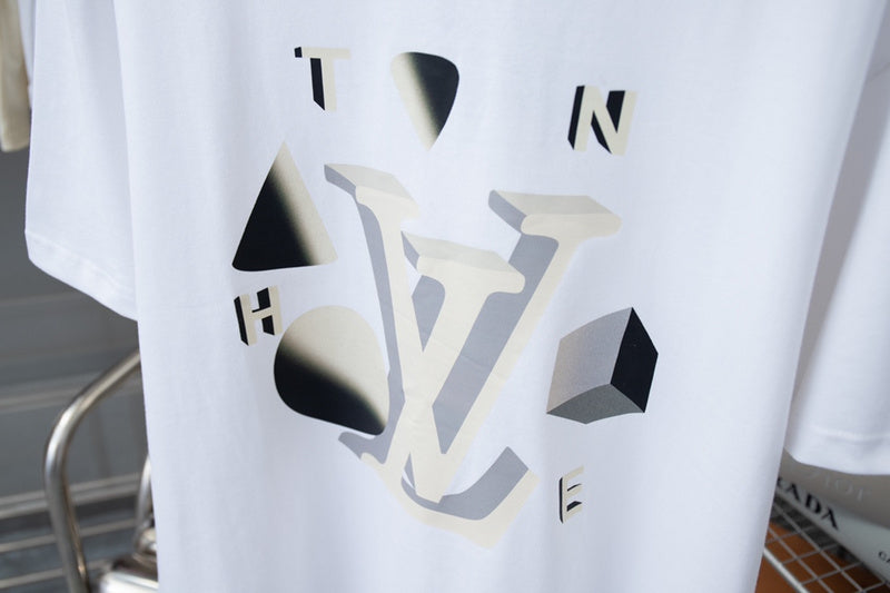 Full styled look of Louis Vuitton cotton t-shirt with relaxed-fit cut
