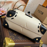 Handle and strap detail of sleek statement women's handbag – women's premium purse