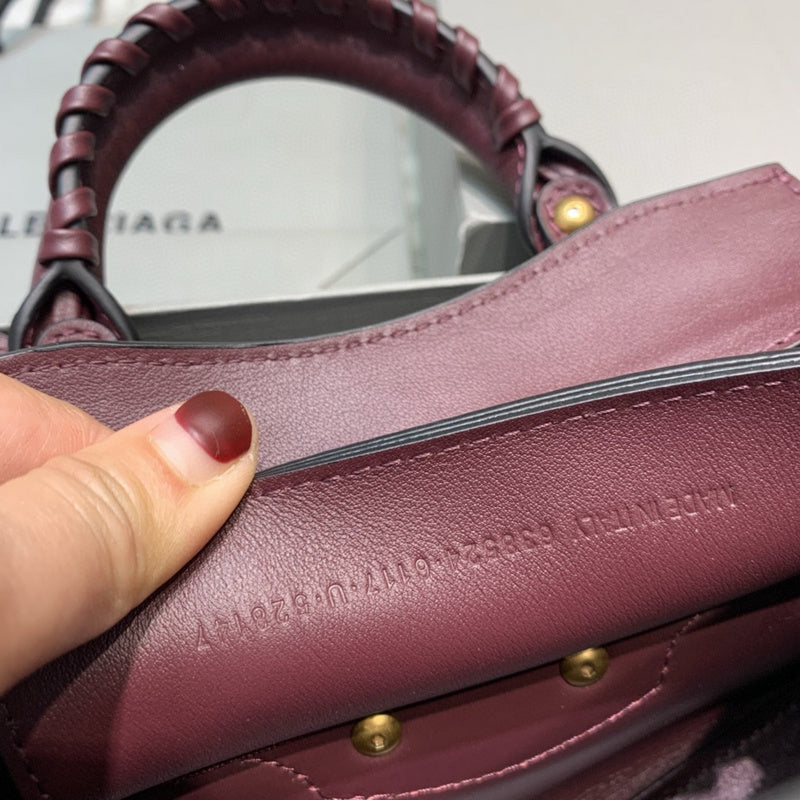 Modern Vegan Leather Handbag - Premium Craftsmanship Detailing | Women's Statement Accessory #633 - texture close-up (image 9) of designer-inspired handbag