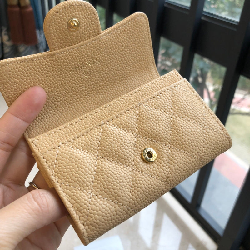 Zivas Charm Chic Craftsmanship Everyday Handbag (Polished Everyday Piece) – Detail View