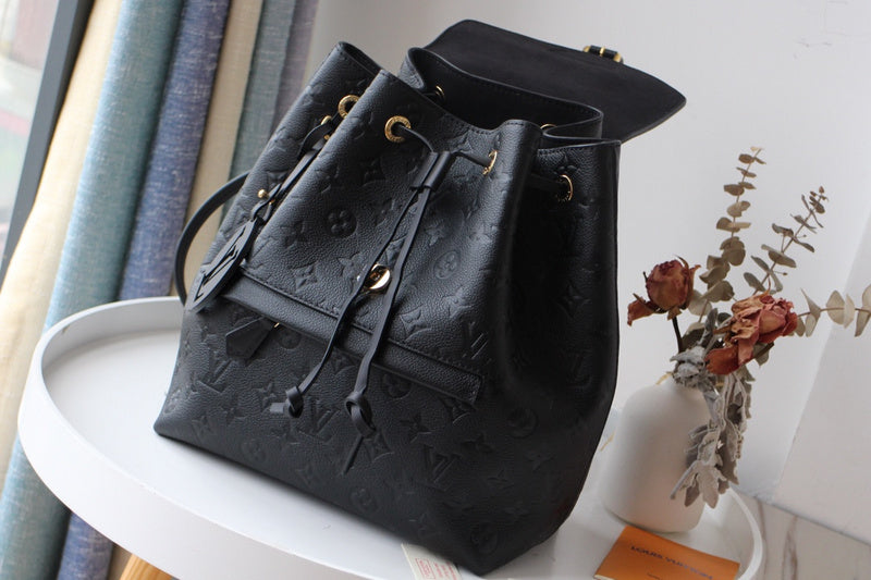 Side profile of classic chic women's handbag – women's premium purse