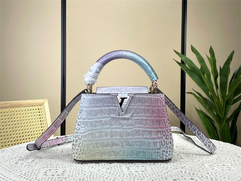  Elegant carryall bag front view