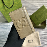 Front view of modern chic women's handbag – women's designer-style accessory